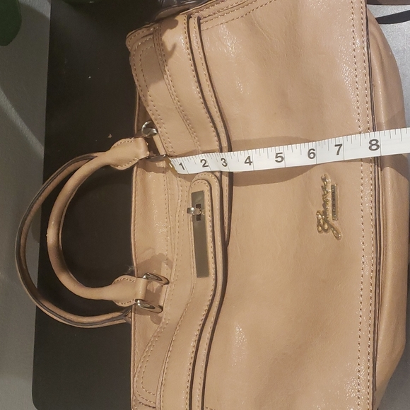 ❣️💫MARK DOWN💫❣️ Guess Tan handbag - Picture 11 of 12
